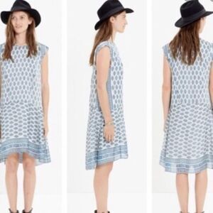 Madewell
Blue and White Skyscape In Diamond Floral B0613 Short Casual Dress